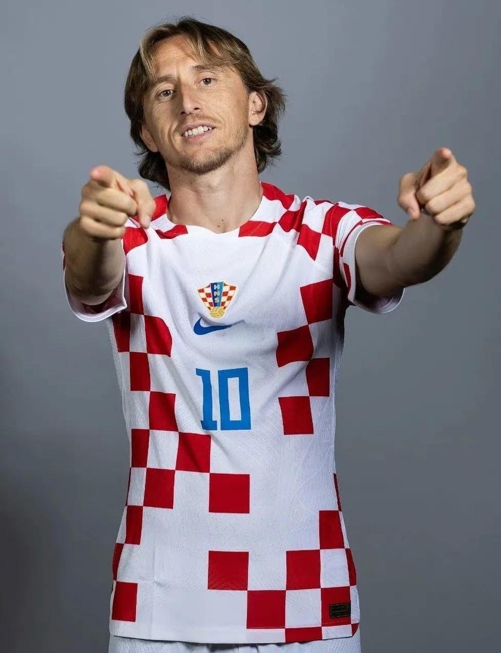 BBC：沙特仍有兴趣签下萨拉赫，球员在利物浦已连续两场替补